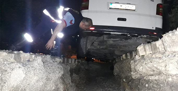 Yağmur heyelanı da beraberinde getirdi