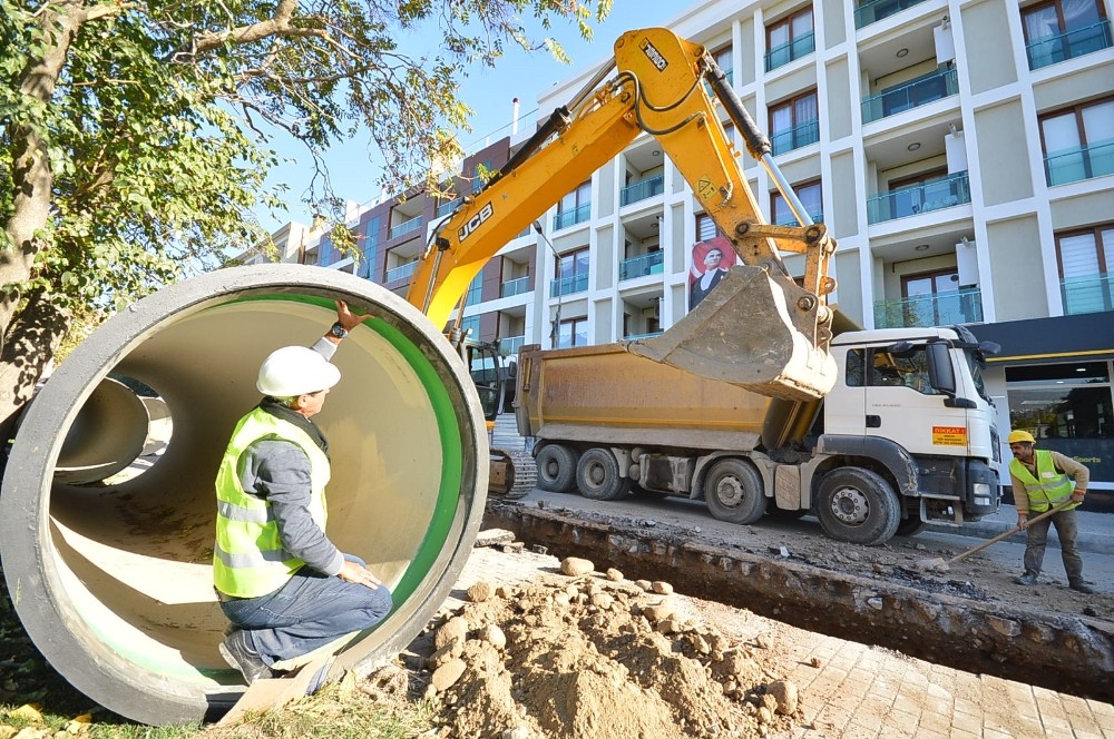 Yağmur suyu sorununa 3 ilçede neşter vuruluyor 