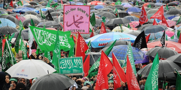 Yağmura rağmen Peygamber coşkusu