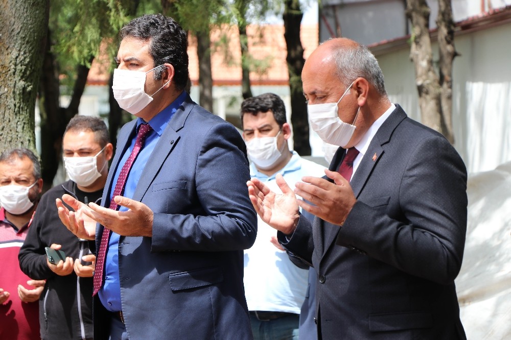 Yahşihan’da Cuma namazı öncesi şükür kurbanları kesildi 