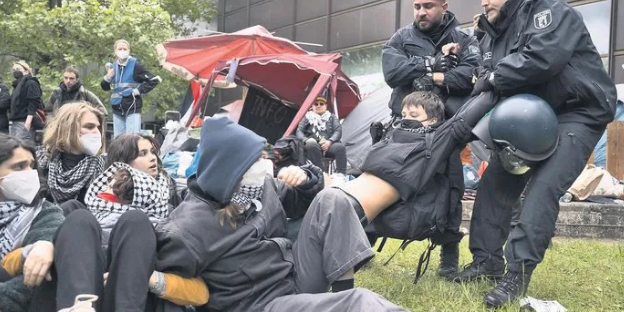 Yahudi aydınlar bile isyan etti