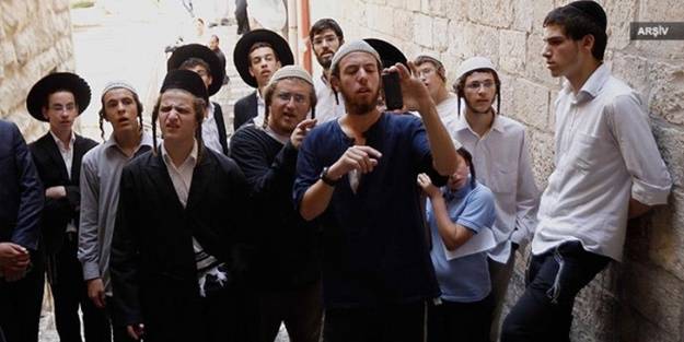 Yahudi işgalciler, Filistinlilerin evlerine saldırdı!