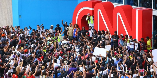 Yahudi patrondan 'görmeyin' emri