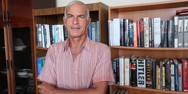 Yahudi profesör gerçekleri böyle haykırdı: Hırsız devlet İsrail'e artık yeter denmeli