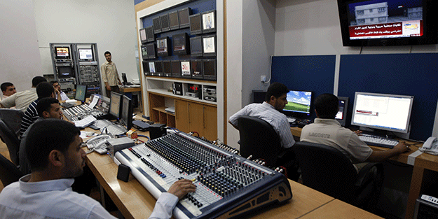 Yahudi uşağı Fransa'dan sütüne yakışır karar