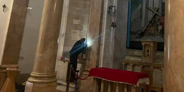 Yahudiler bu sefer kiliseye saldırdı: 'Hristiyanlara ölüm!'