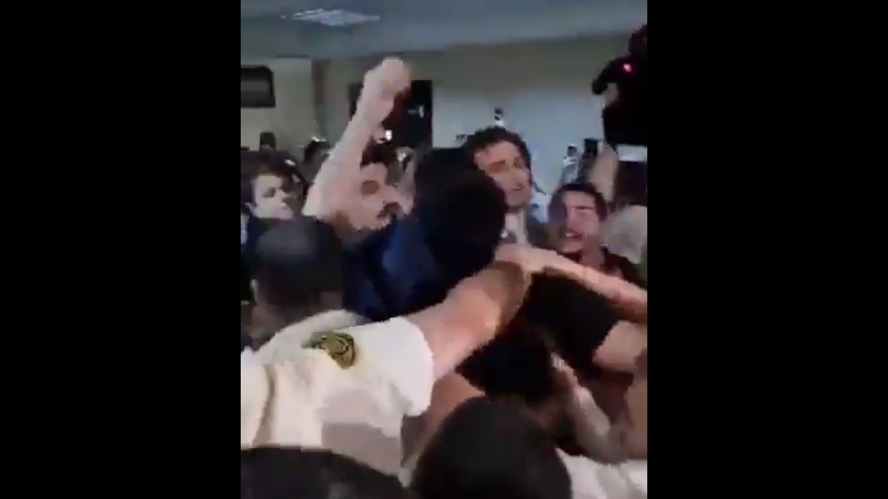 Yahudiler korkudan birbirini ezdi