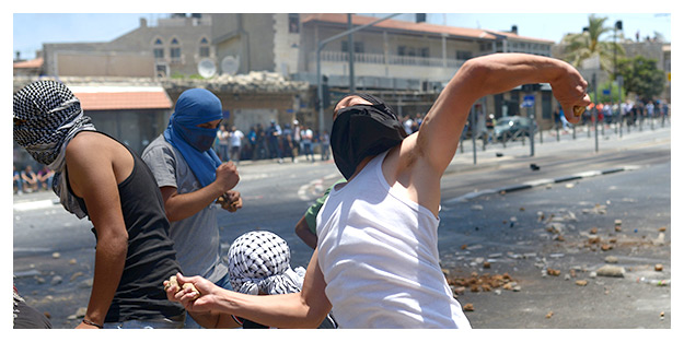 Yahudiler, namaz kılmak için evden çıkan Filistinli genci kaçırıp öldürdü