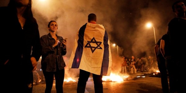 Yahudiler isyanda! İsrail'i protesto ettiler