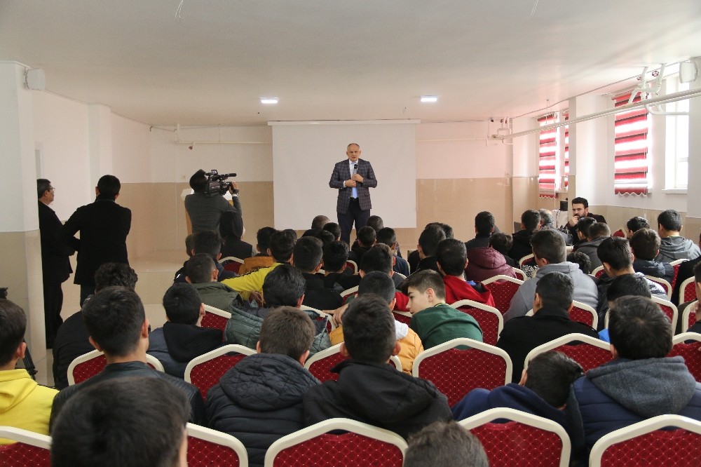 Yahyalı’da Obezite Ve Sağlıklı Beslenme Seminerleri 