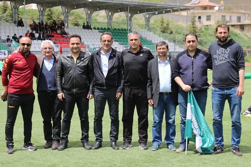 Yahyalıspor şampiyonluğu kutladı 