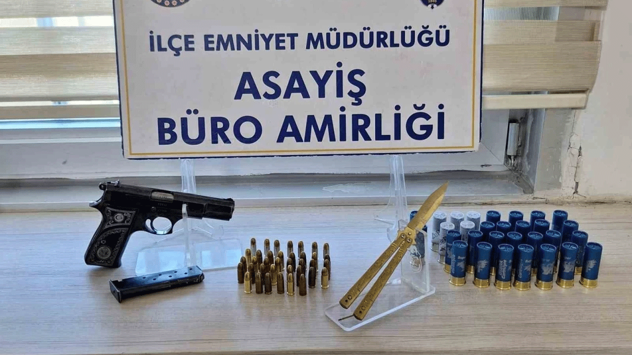 Yakalanan araçtan tabanca ve tüfek çıktı