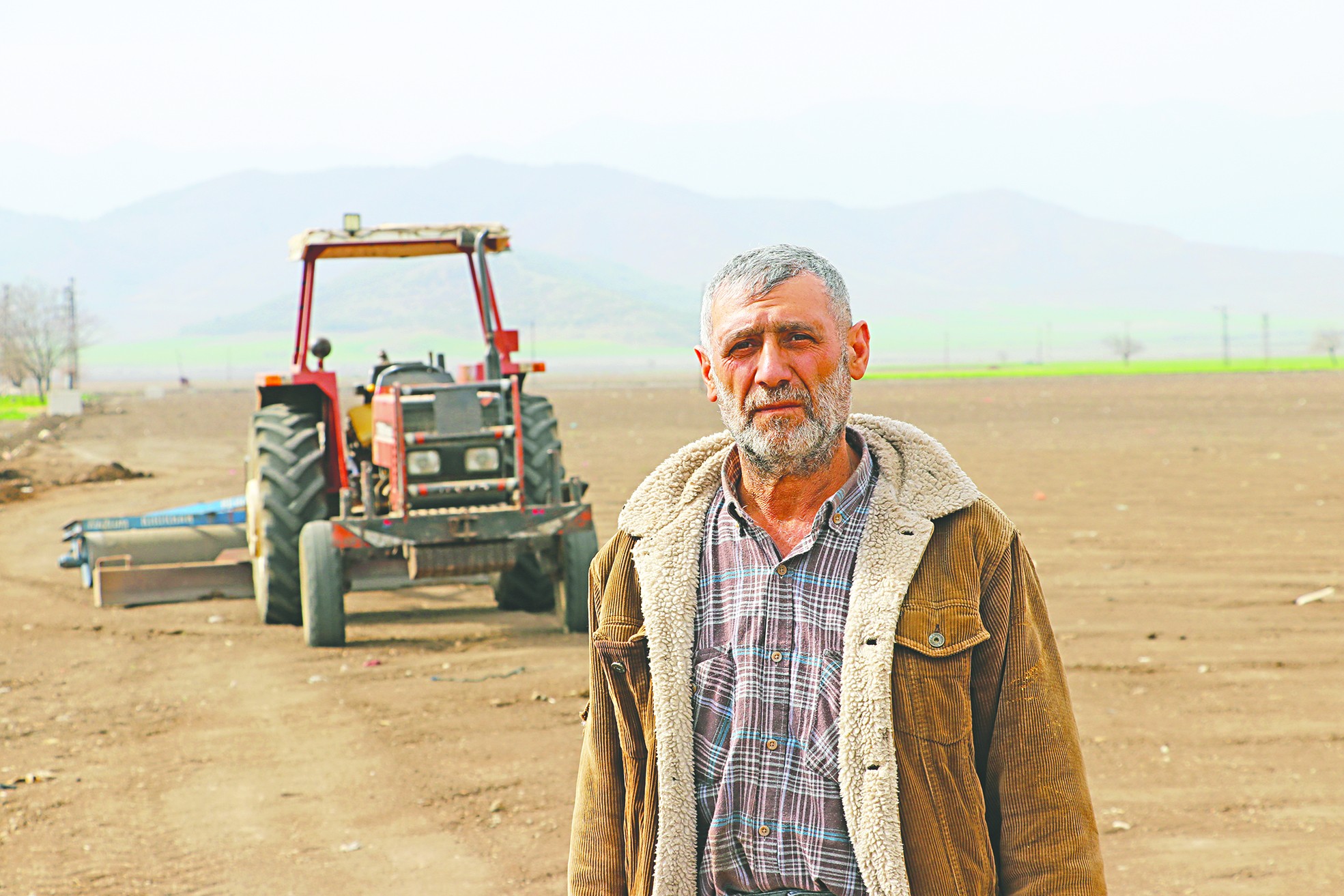 Yakınlarını kaybeden çiftçiler acılarına rağmen tarla mesaisine başladı