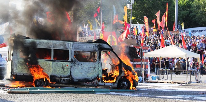Yakıp yıktılar şimdi tazminat istiyorlar!
