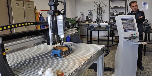 Yaklaşık 100 bin liraya satılan CNC tezgahını 12 bin liraya imal ettiler