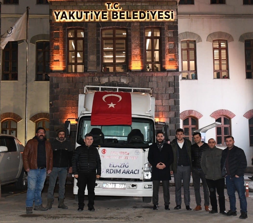 Yakutiye Belediyesi ve pazarcı esnafından Elazığ’a yardım eli 
