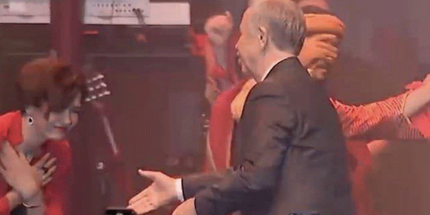 Yalakalığın kitabı olsa ismi Özlem Gürses olurdu!