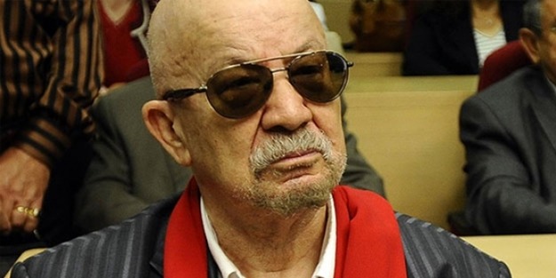 Yalçın Küçük: Hanımefendiye verecektim ama..!