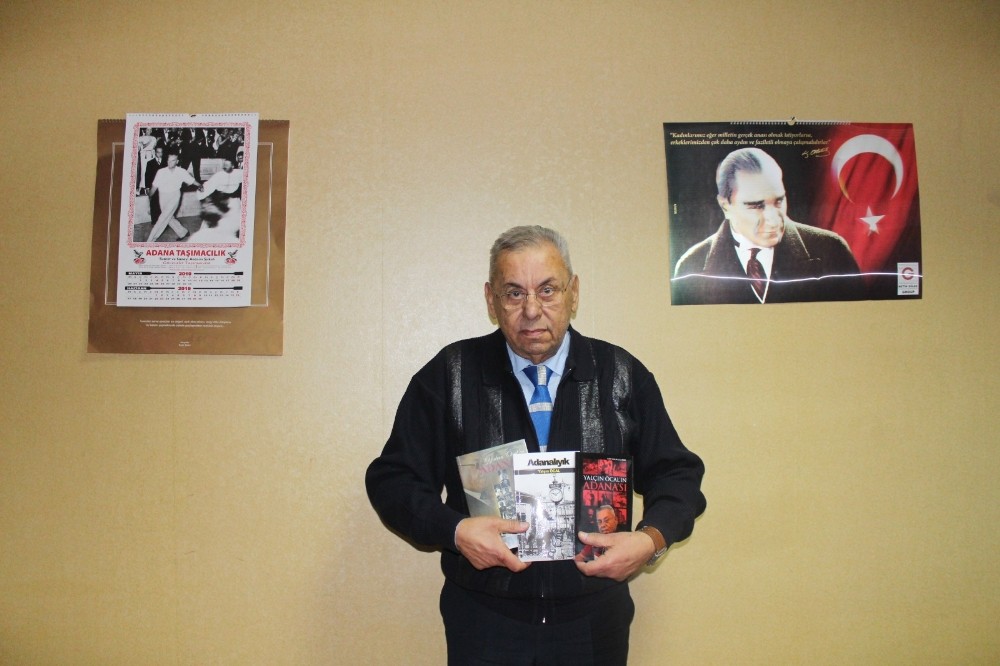 Yalçın Öcal, kitaplarını imzalayacak 