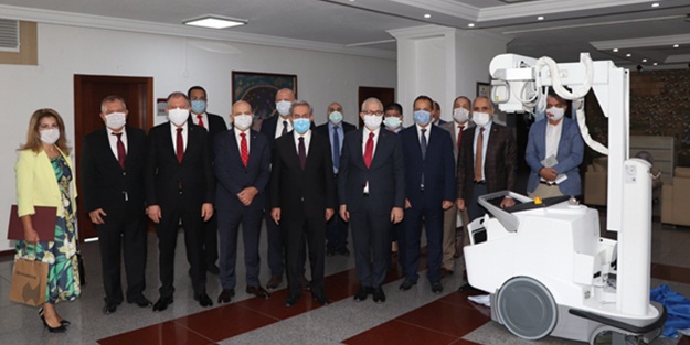 Yalçın Topçu, Yaşlılar İçin Elele etkinliğinde konuştu: Yüce Rab'bimiz anne ve babamıza 'öf' bile demememizi emretmiştir