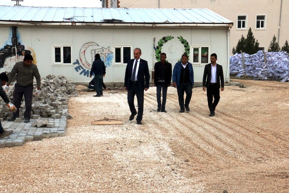 Yalçınkaya ilçede süren çalışmaları yerinde denetledi 
