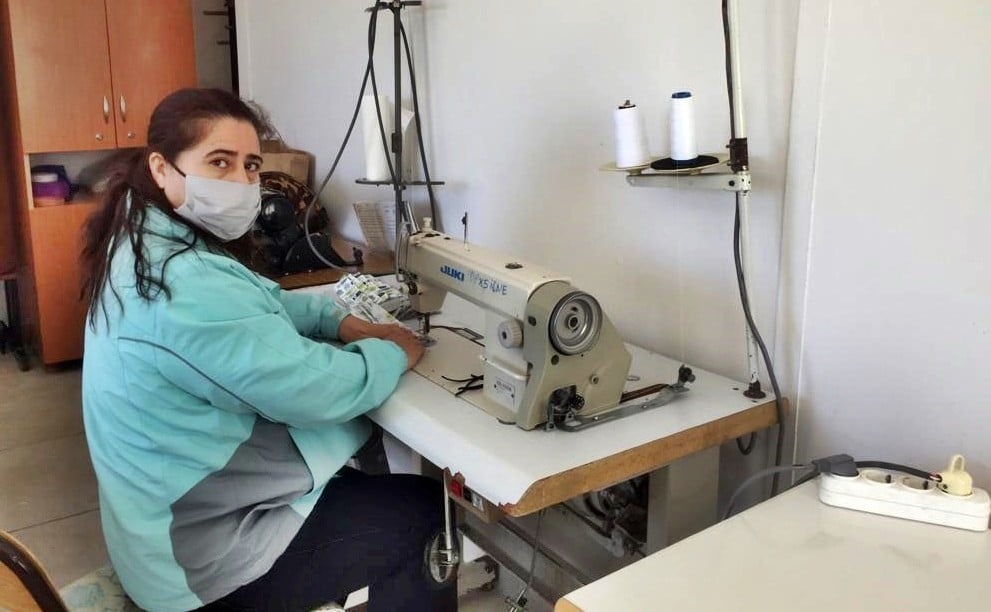Yalı Mahallesi Muhtarlığından sağlık çalışanlarına maske desteği 