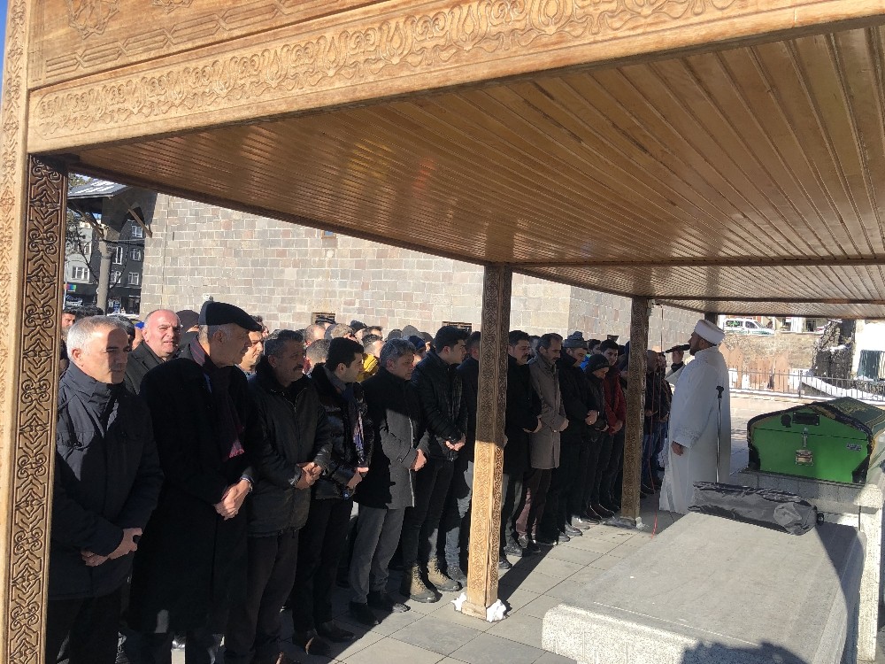 Yalnız ailesinin acı günü 