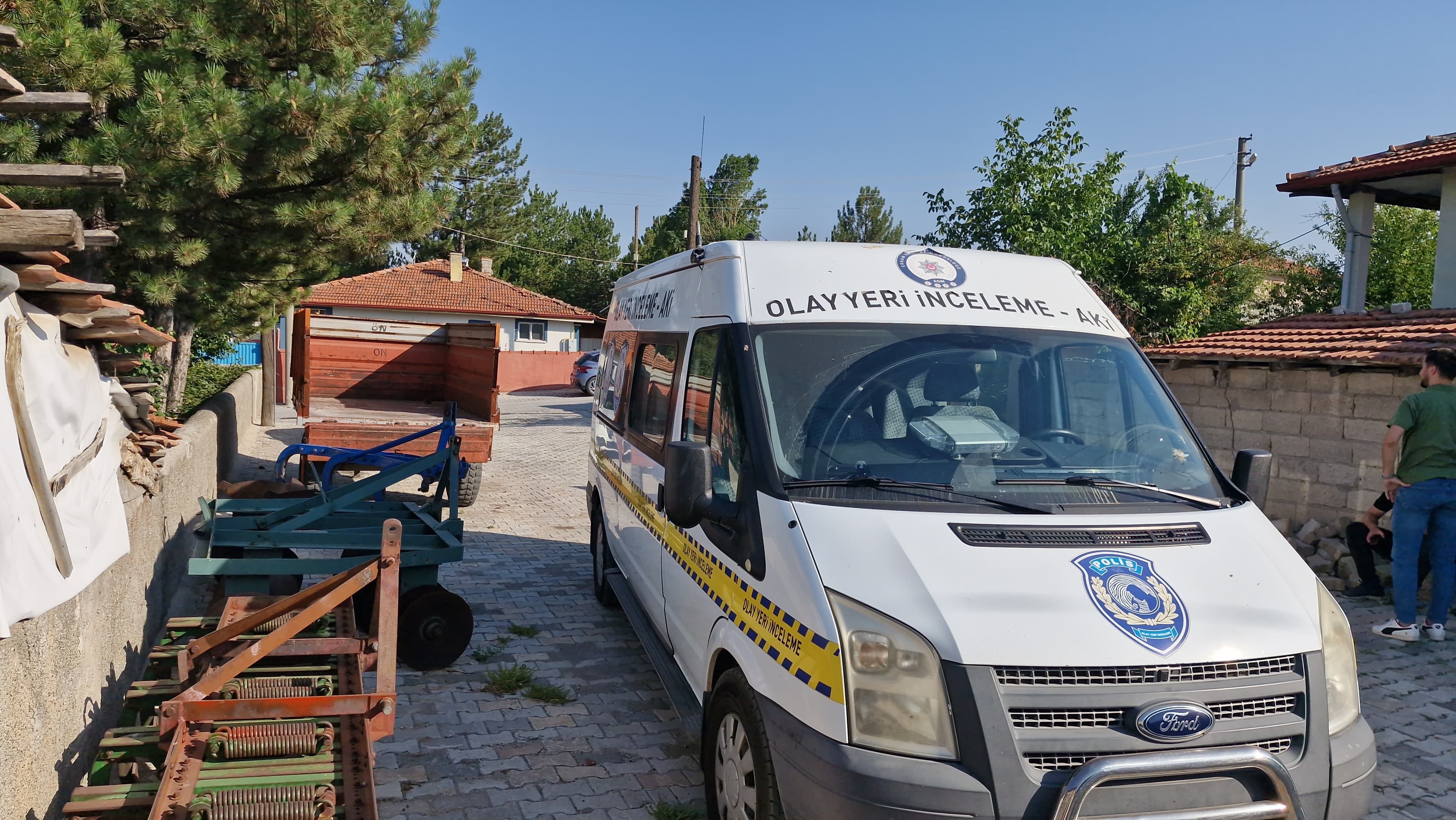 Yalnız yaşayan adam evinde ölü bulundu