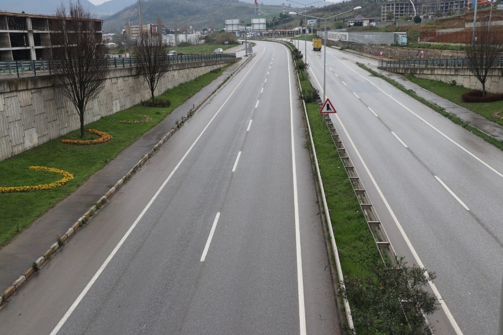 Yalova da istemeden yasağa uydu 