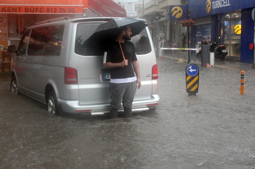 Yalova sele teslim oldu 
