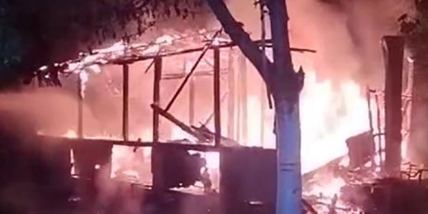 Yalova'da ahşap barakada çıkan yangında küle döndü