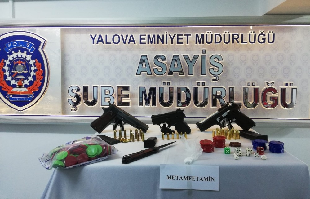 Yalova’da kumarhane baskını 
