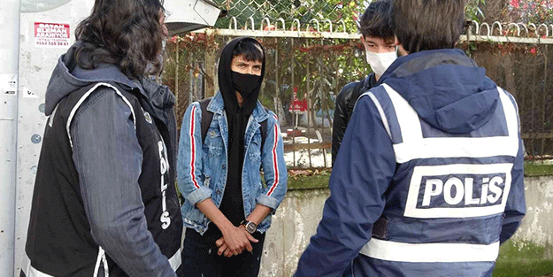 Yalova'da okul çantasına gizlenmiş uyuşturucu haplar ele geçirildi