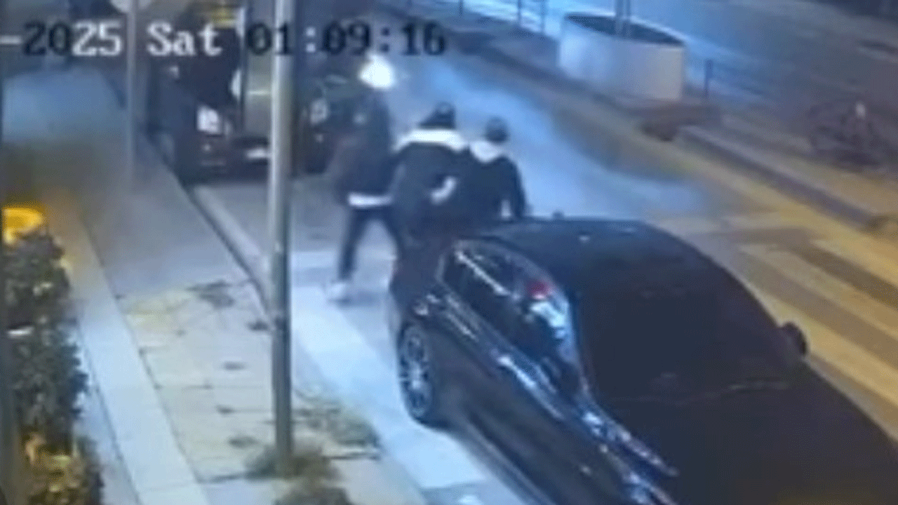 Yalova'da park halindeki otomobile çarptı! Az kalsın 3 kişiyi biçiyordu!