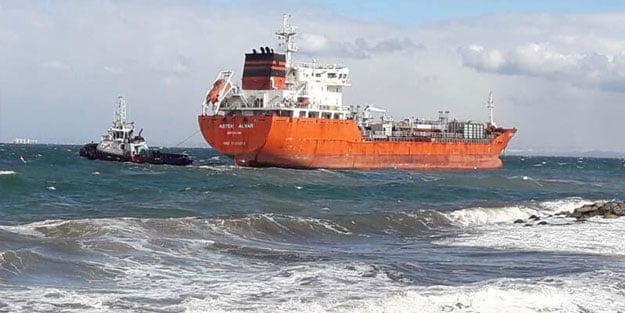 Yalova'da tanker karaya oturdu!