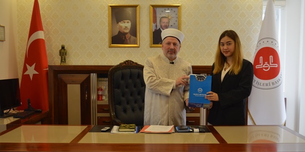 Yalova'da yaşayan Taylandlı kadın İslamiyet'i seçti