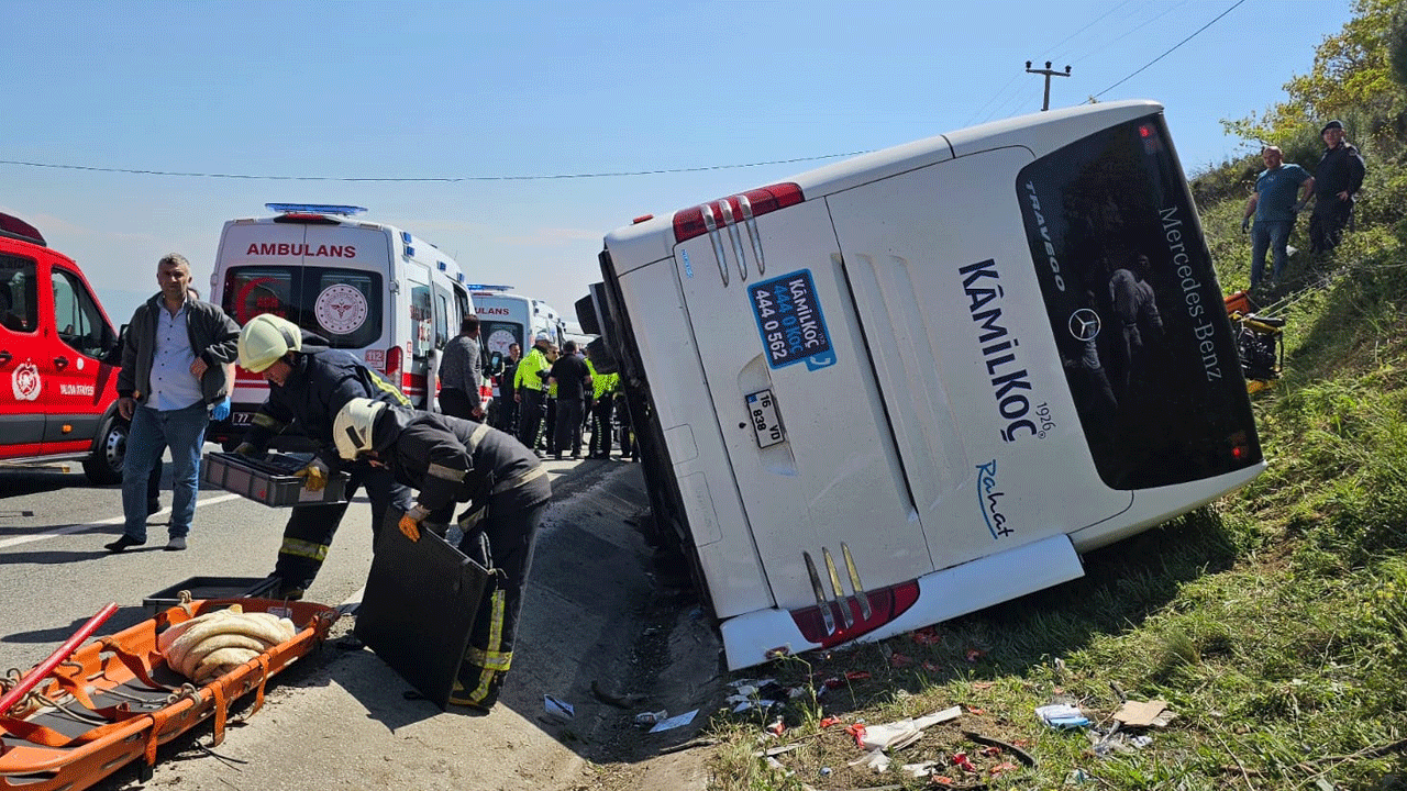 Yalova’da yolcu otobüsü devrildi: 1 kişi öldü, 2 kişi yaralandı