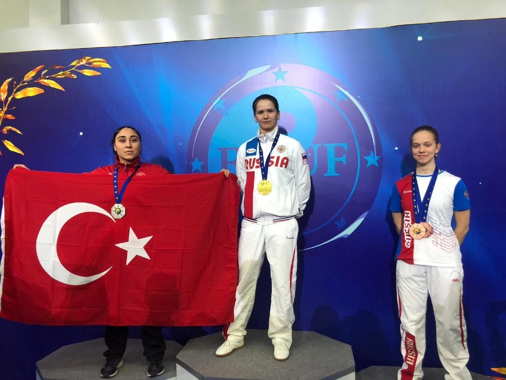 Yalovalı sporcular Rusya’dan madalyalarla döndü 