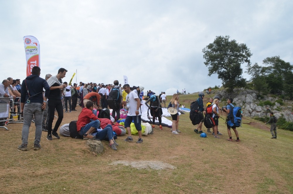 Yamaç paraşütçüleri Kapıkaya’ya hayran kaldı 