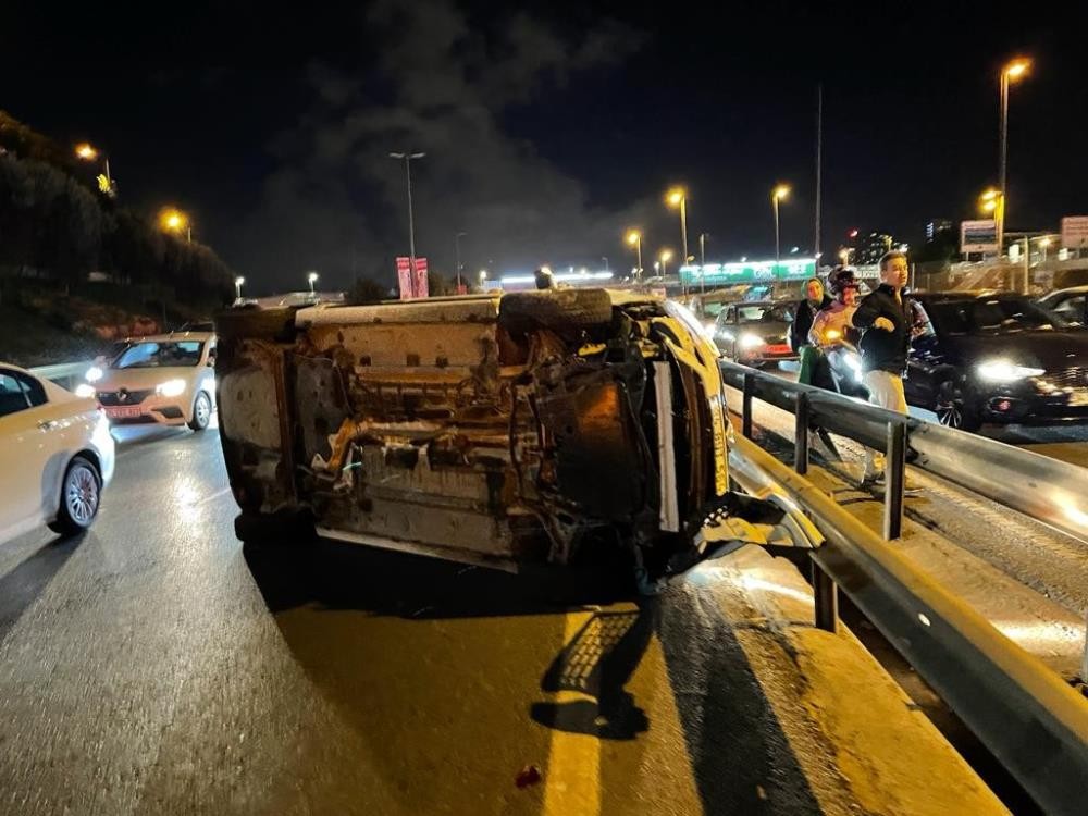 Yan yatan aracın sürücüsü yaralandı