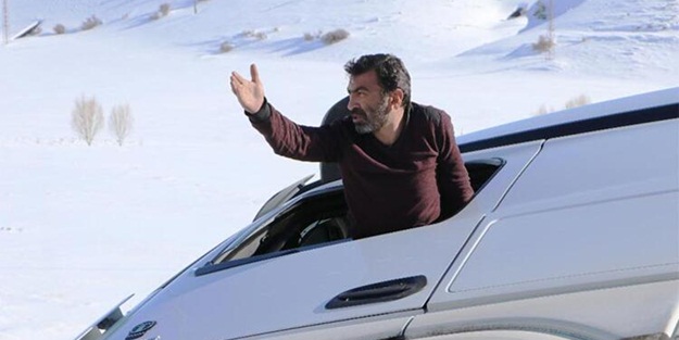 Yan yatan TIR'ın camından çıkan şoför bu soruyu sordu