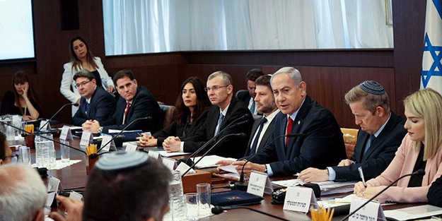 Yana yakıla köstebeği arıyorlar