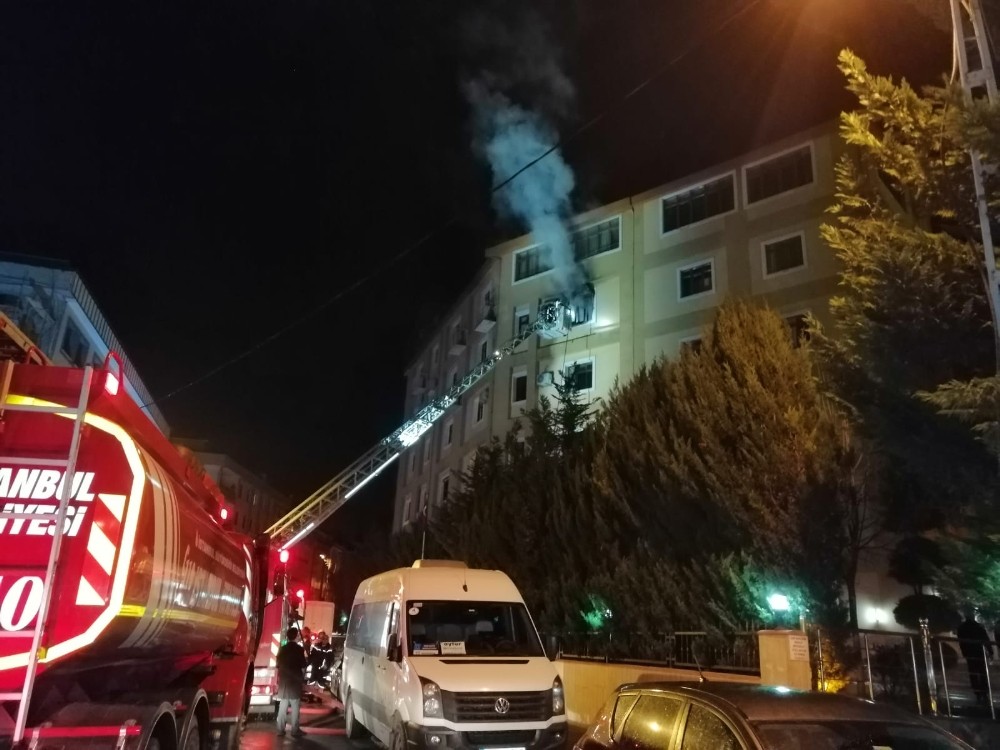 Yanan kurs binasında öğrencilerin olmaması faciayı önledi 