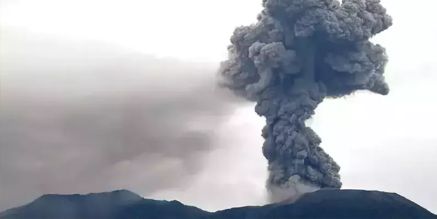 Yanardağ patladı: 11 dağcıdan acı haber geldi!