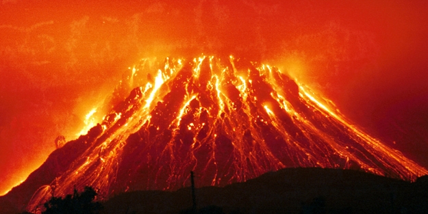 Yanardağ patladı! Binlerce deprem olmuştu!