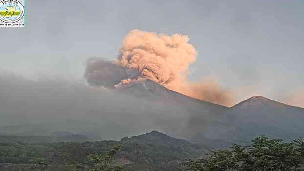 Yanardağ patladı! Binlerce kişi tahliye edilecek
