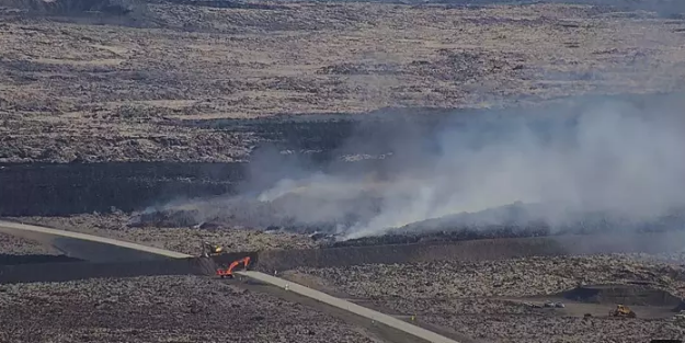 Yanardağ patlaması sonrası lav akışı sürüyor! Halk tedirgin