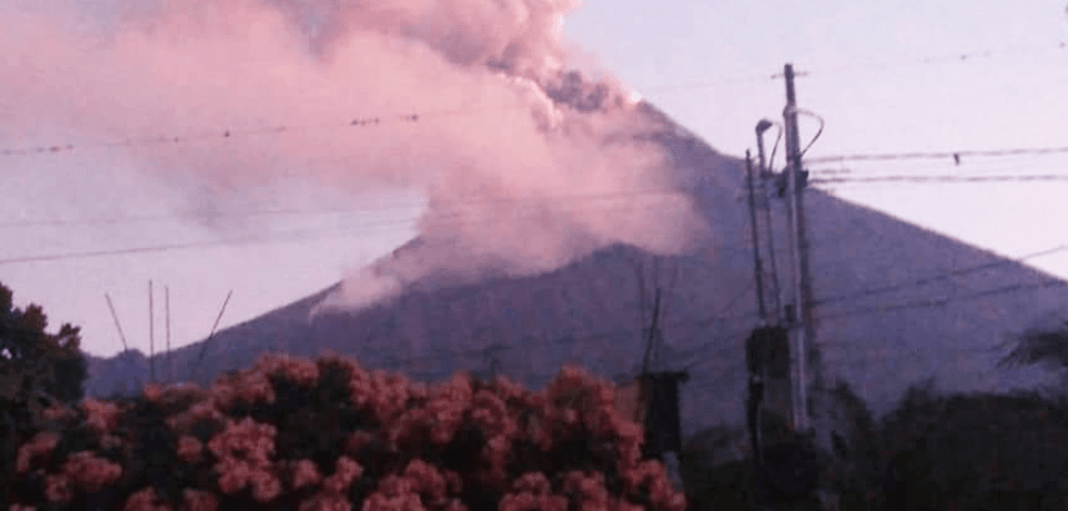 Yanardağın faaliyete geçtiği açıklandı! İşte o dehşet görüntüler