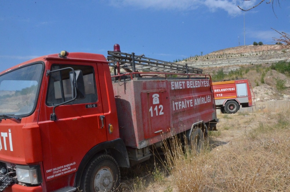 Yangın büyümeden söndürüldü 