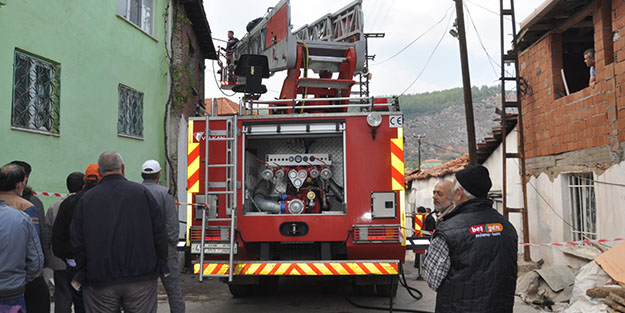 Yangın çıkan evdeki yaşlı kadın hayatını kaybetti